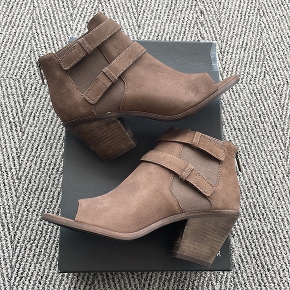 Eileen Fisher - List Nu Peep Toe ankle boot - Picture 9 of 11